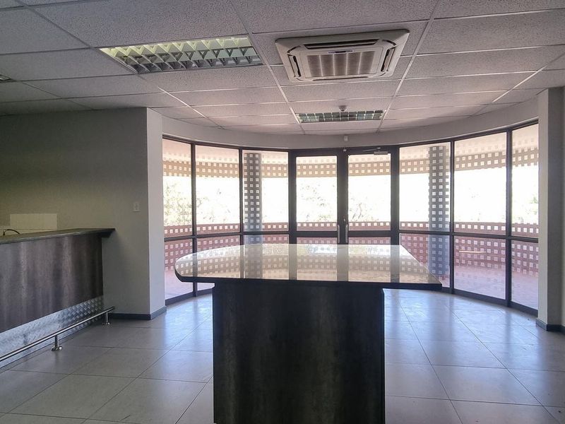 3 229m2 Waterfall Midrand Office/Warehouse Block To Let - Photo 5