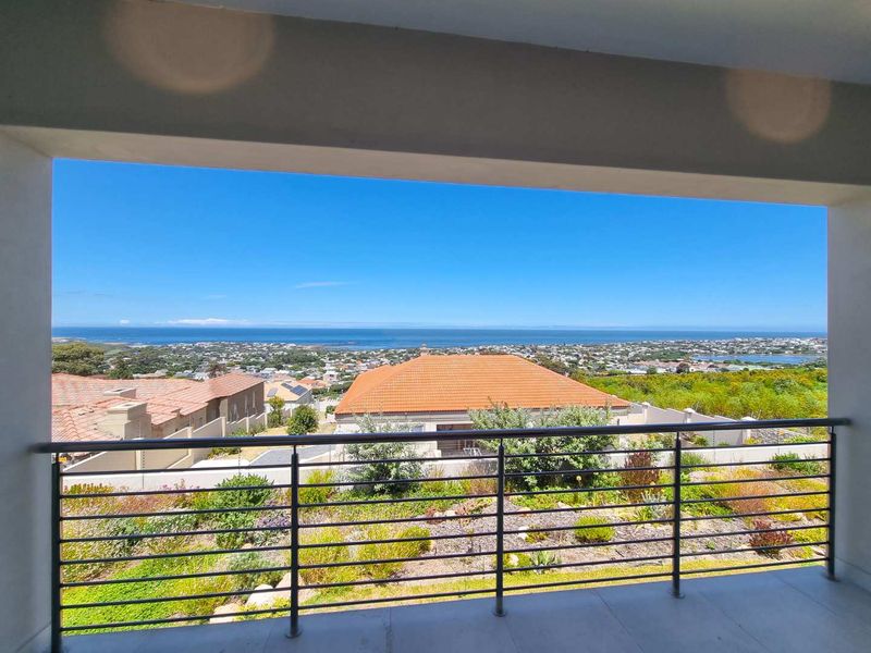 Coastal Elegance Reimagined - Photo 7