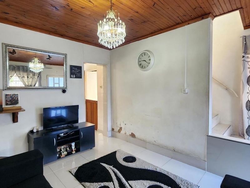 2 Bedroom Home in Moorton with Ample Parking - Photo 4