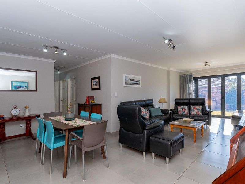 Low Maintenance Cluster. - Photo 8