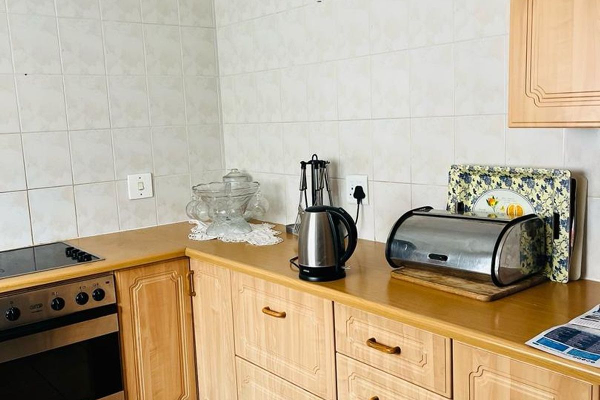 3 Bedroom house in a security ESTATE in Van Rebeeck Park - Photo 4