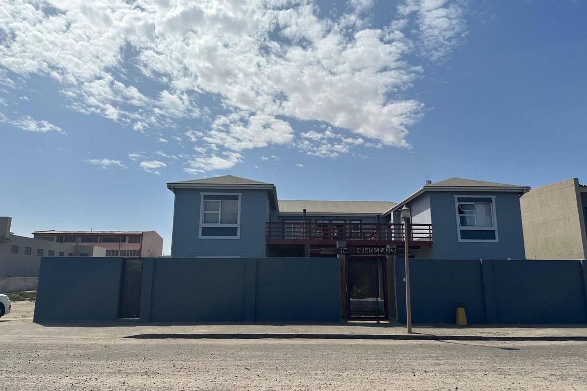 Block of Flats & Offices Walvis Bay - Photo 2