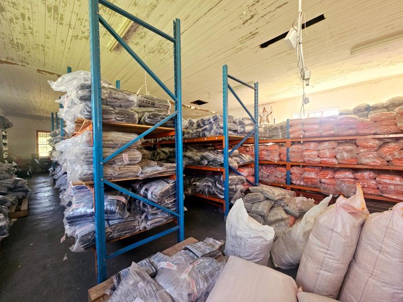 "Ideal Business Hub: Offices, Cold Rooms, Warehouses & More!" - Photo 8