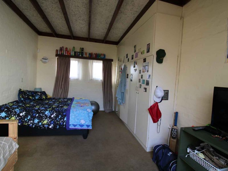 Family home in sought after area - Photo 7