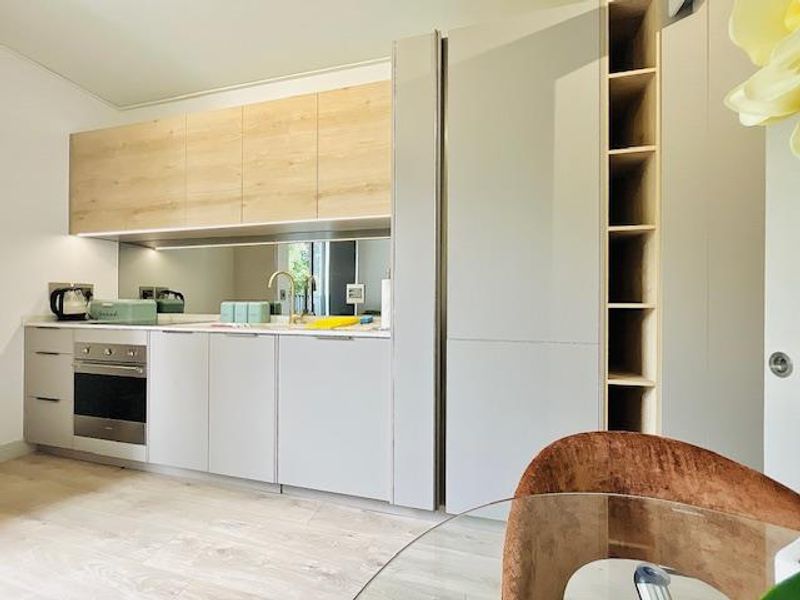 Ultra-Modern Furnished Luxury Studio Apartment in the Heart of Rosebank - Photo 8