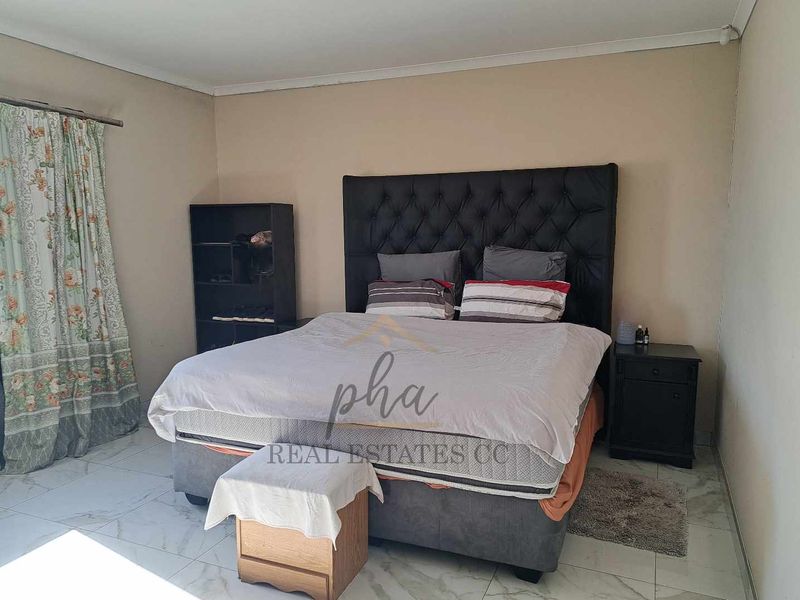Spacious 4 bedr Family home situated near the lagoon in Meersig, Walvis Bay selling for N$2 615 000.00 - Photo 10