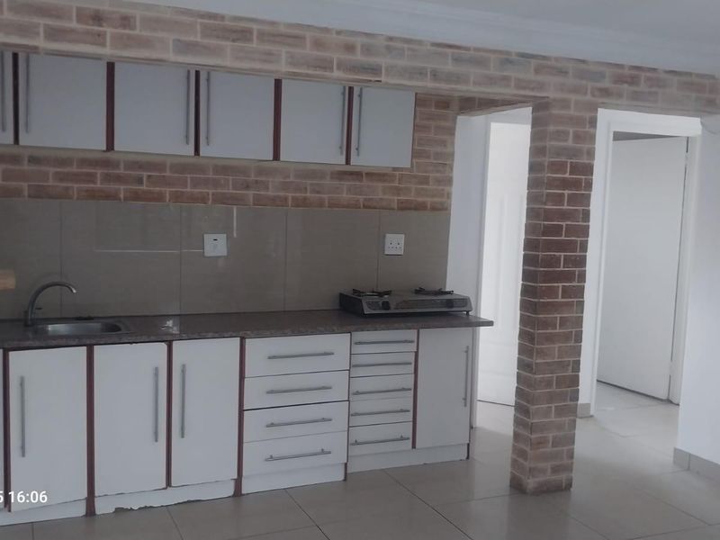 THE IDEAL LOCK UP AND GO UNIT!!! AUSTERVILLE - Photo 2