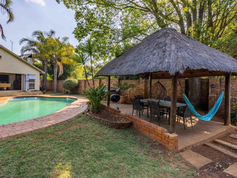 Large family home for sale in Kempton Park - Photo 2