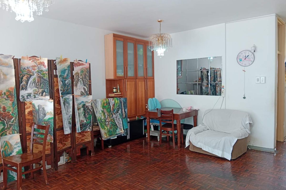 Prime Location Spacious Duplex, Incredible Potential - Photo 3