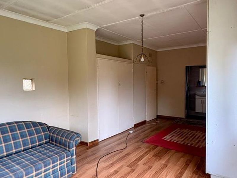 3 bedroom Home in Rembranft Park - Photo 8