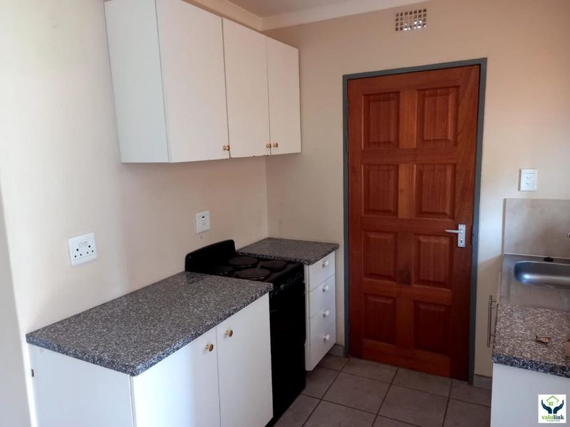 Riverside View R 885 000- 3 Bed Home! - Photo 7
