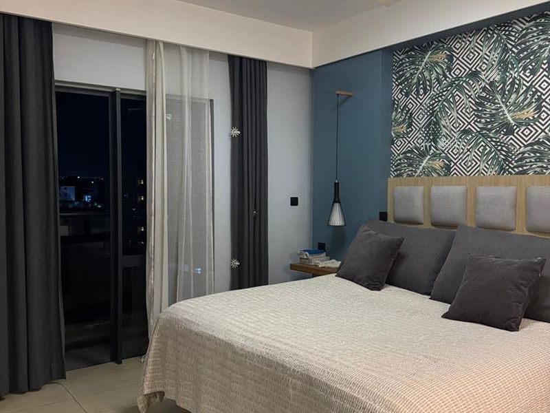 Elevated Living in Phoenix: Panoramic Views & Urban Convenience - Photo 5