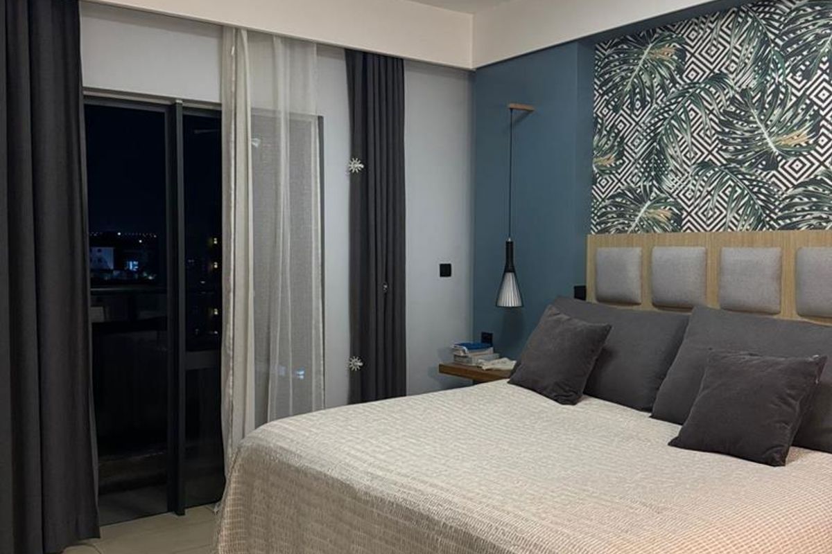 Elevated Living in Phoenix: Panoramic Views & Urban Convenience - Photo 5