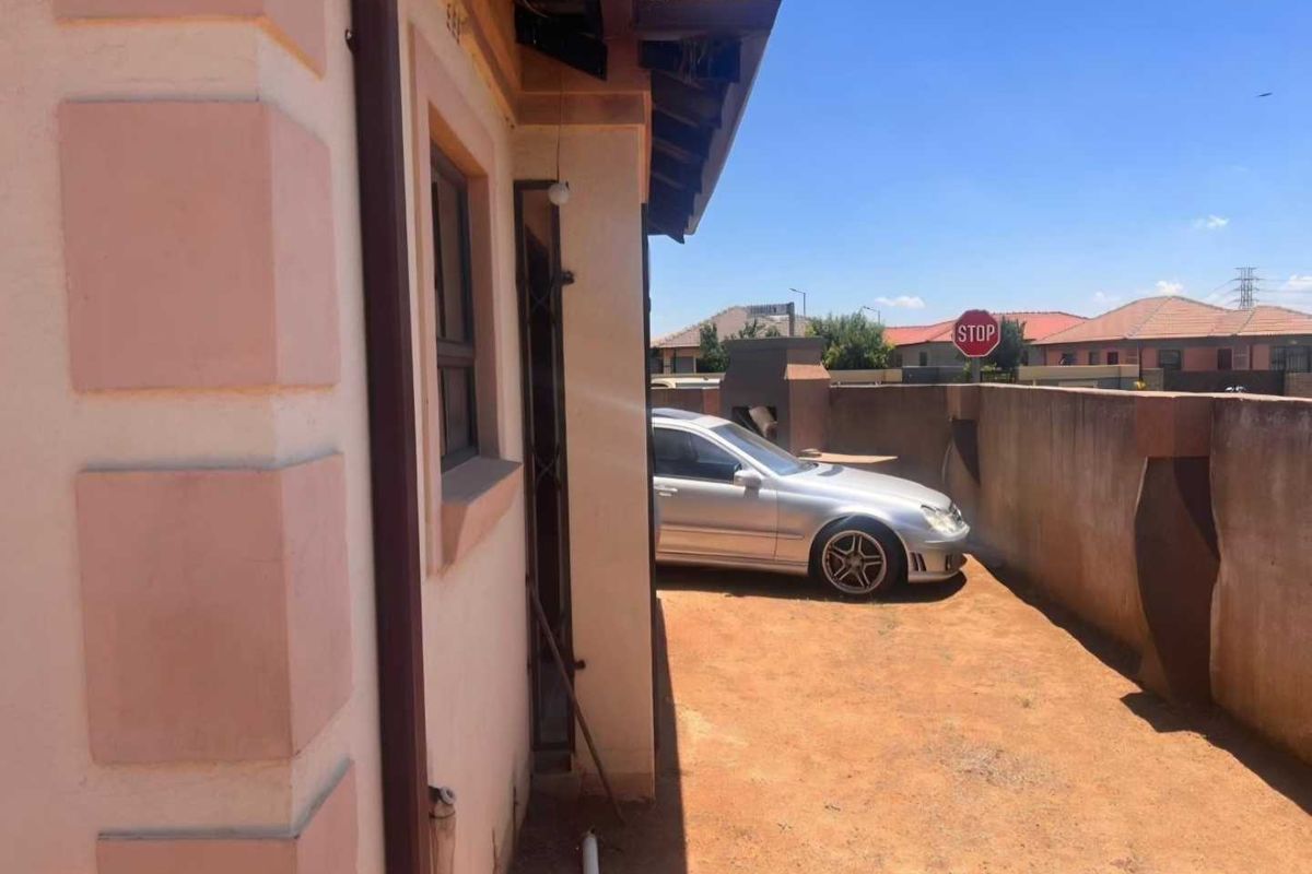 2 Bedroom House For Sale Vanderbijlpark CE4 - Photo 4