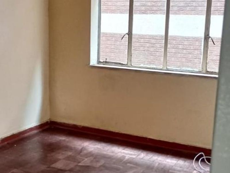 Two-Bedroom Apartment To Let - Photo 5