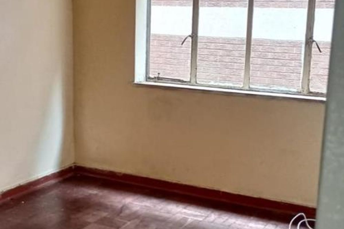 Two-Bedroom Apartment To Let - Photo 5