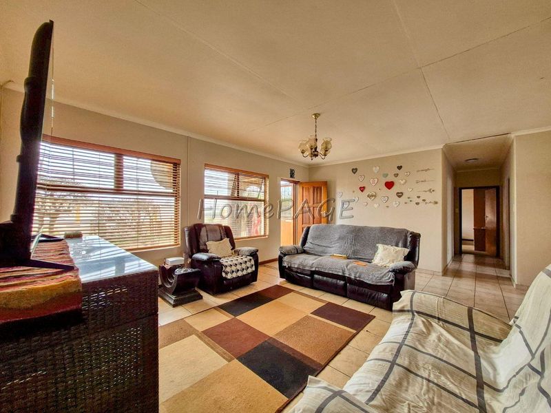 Central, Walvis Bay:  3 Bedr Home IN VERY GOOD AREA is for Sale - Photo 7