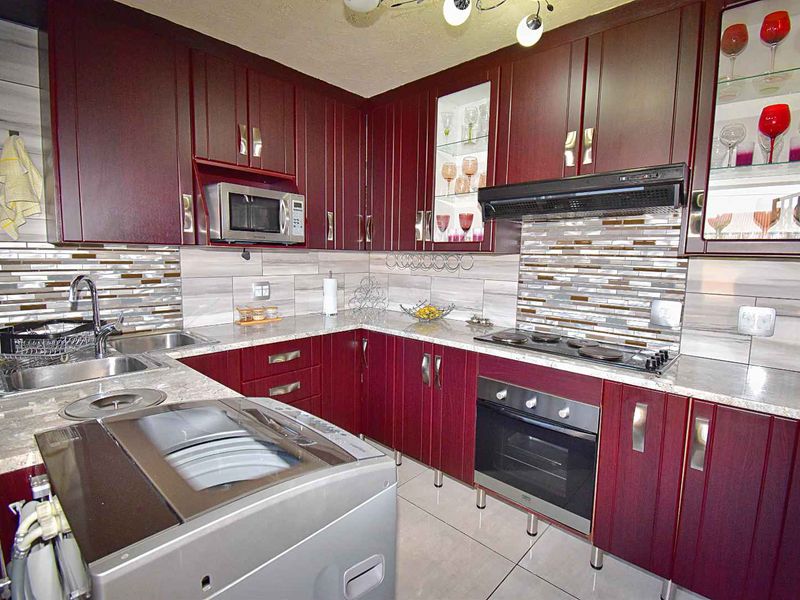 Perfect Starter Home - Photo 10