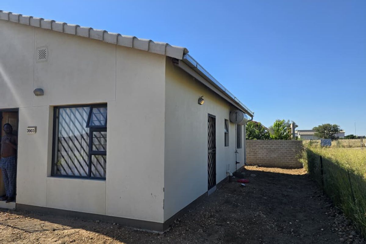 1 bedroom OKAHANDJA EXTENSION 7, OKAHANDJA - Photo 2