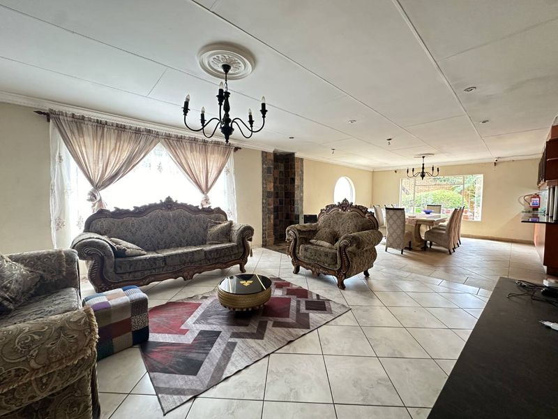 Exceptional Multi-Dwelling 1-Hectare Estate – Income & Lifestyle in One - Photo 7