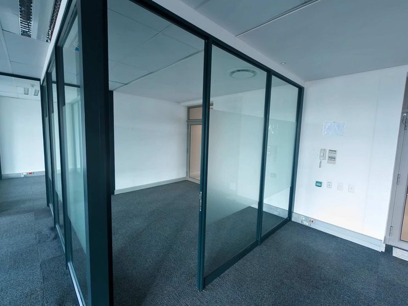 Modern Office Space To Let – Grosvenor Square, Century City - Photo 6