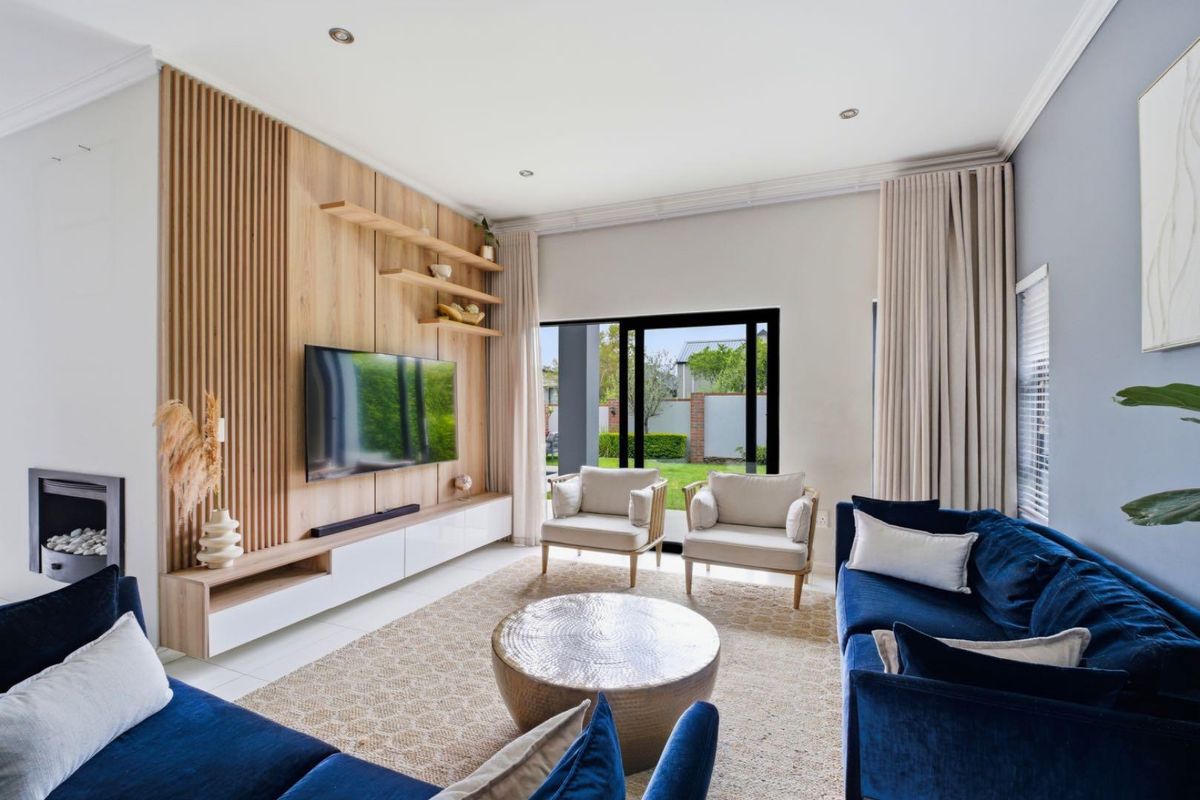 Modern Four Bedroom Home For Rental in Waterfall Country Village Estate - Photo 5