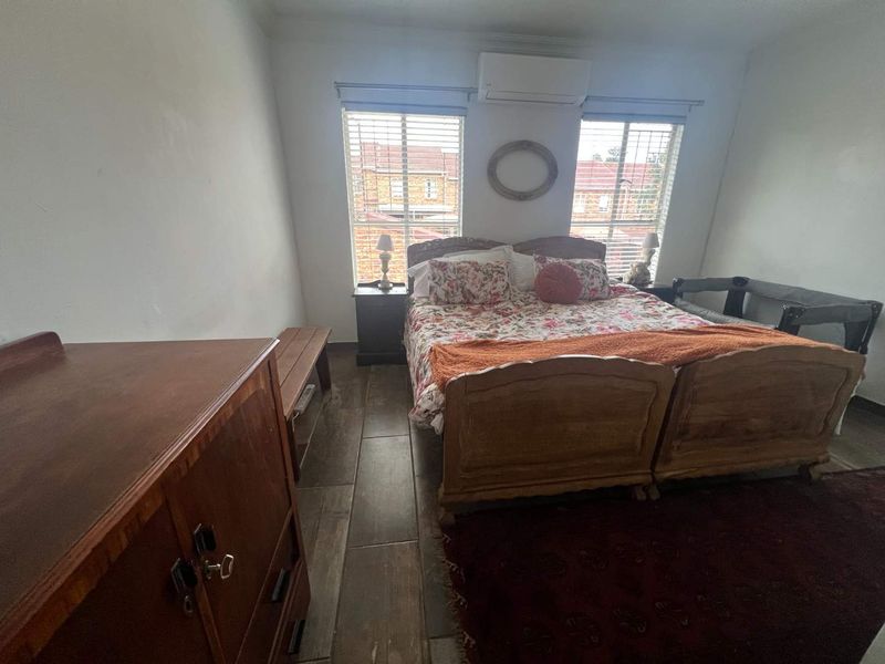 MODERN 2-BEDROOM DUPLEX AVAILABLE - Photo 8