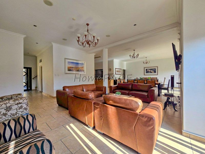 Long Beach Ext 1, Walvis Bay:  4 Bedr Double Storey Home is for Sale - Photo 10