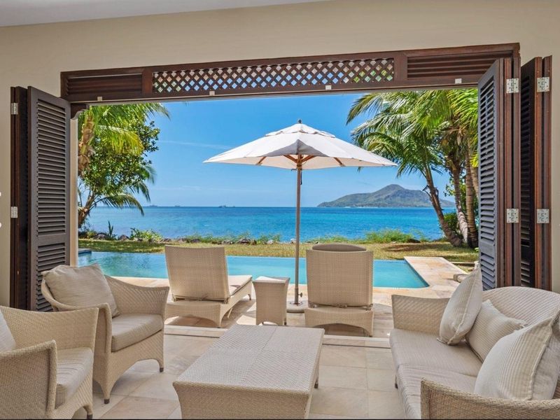 THE ULTIMATE TROPICAL ISLAND HIDEAWAY - Photo 2