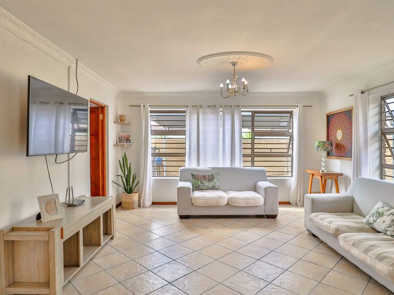 A Rare Gem in the Heart of Diep River - Photo 3