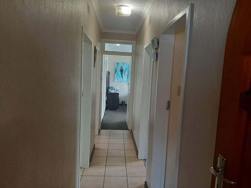 3 Bedroom House in Glen Vista for 1 999 000.00 - Photo 7