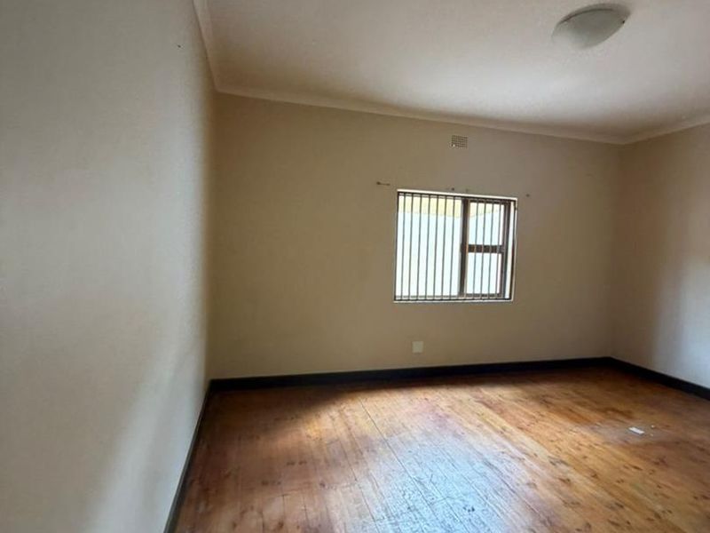 Office Space To Let - Photo 2