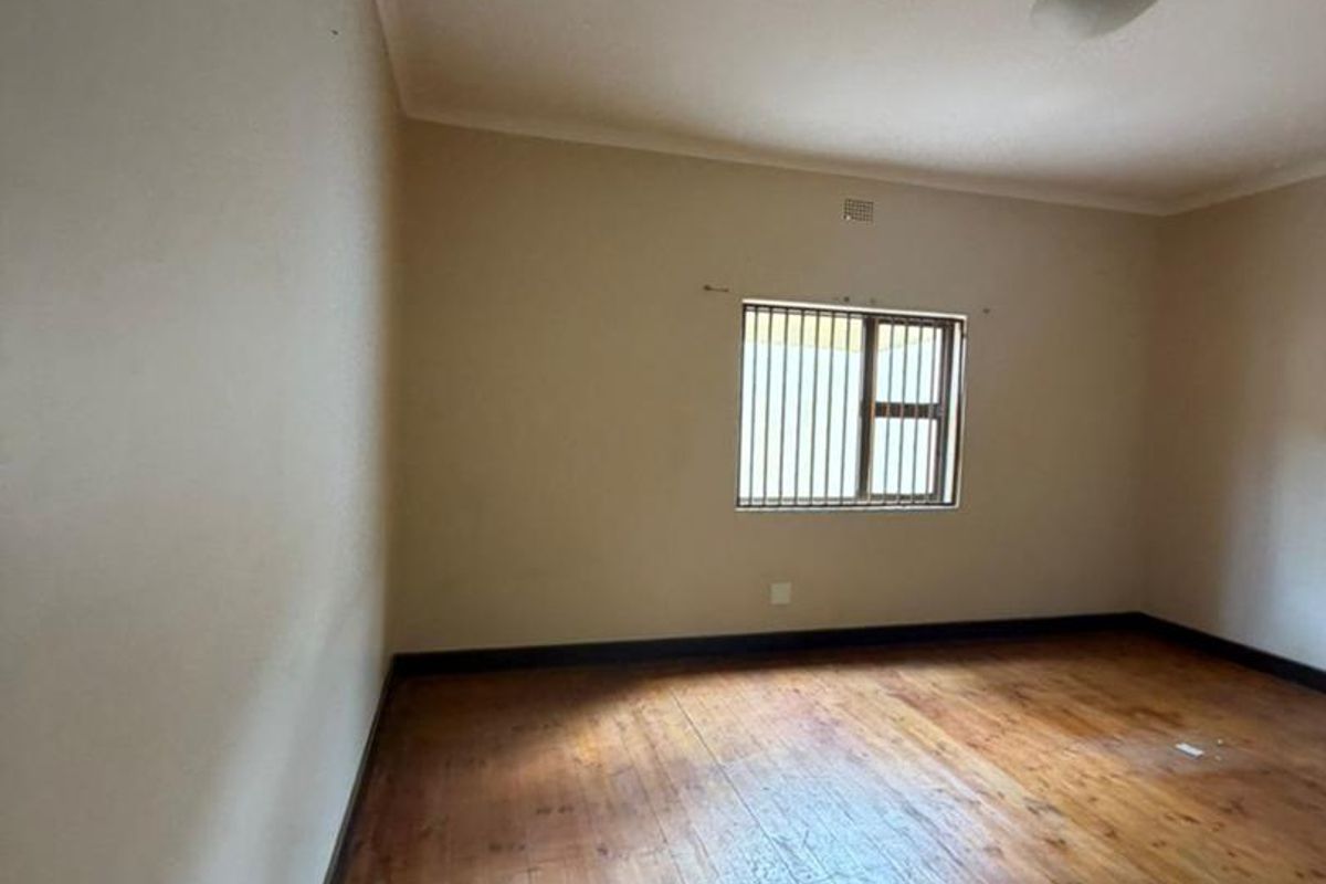 Office Space To Let - Photo 2