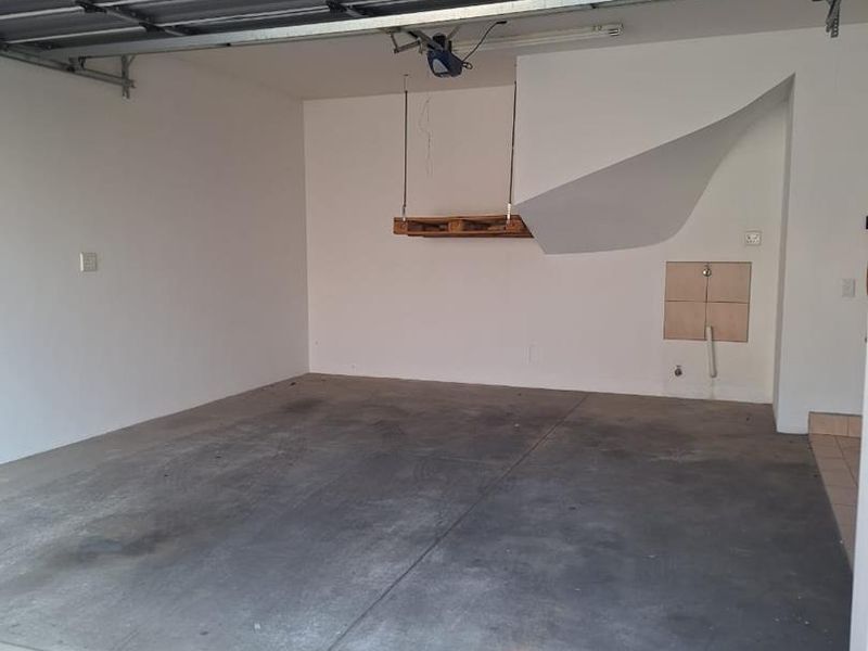 Townhouse in well maintained complex in Avis - Photo 10