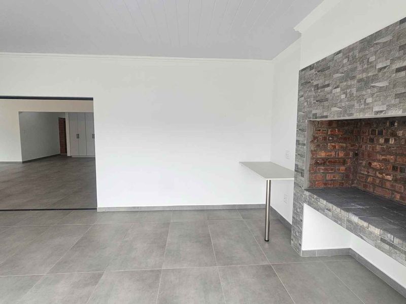 Modern Coastal Masterpiece with Breathtaking Views and Dual Entertainment Areas - Photo 9