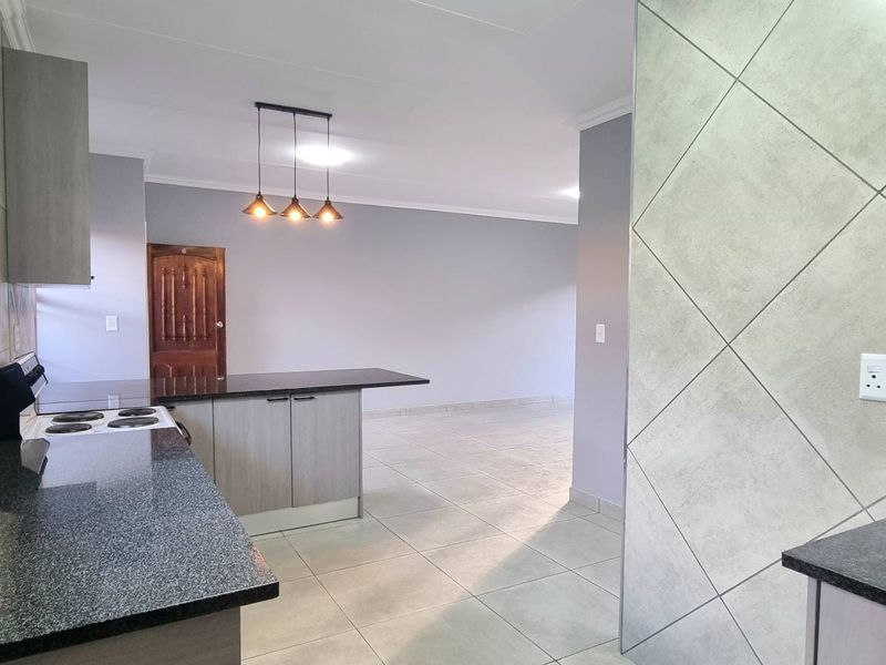 TURNKEY TOWNHOUSE LIVING- A MUST SEE! - Photo 2