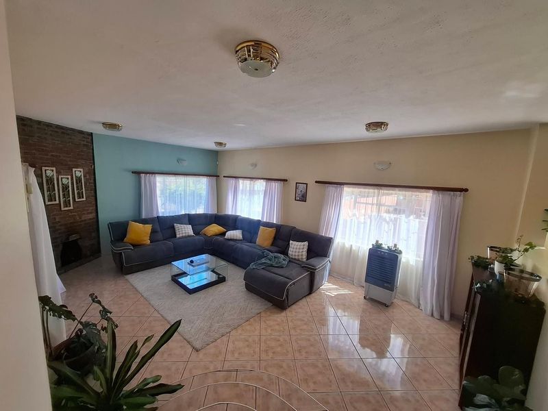 4-BEDROOM DOUBLE STOREY HOUSE FOR SALE - Photo 3