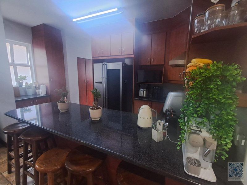 4 Bedroom House In Glen Erasmia Estate Ext 7 Kempton Park - Photo 4