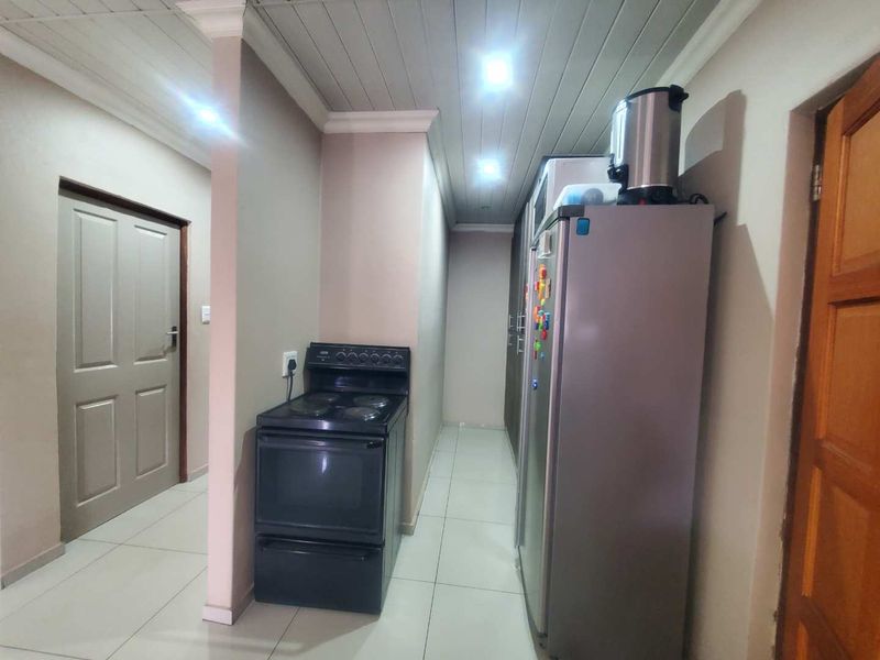 Luxury living in this modern 3-bedroom homes with double garages - Photo 10