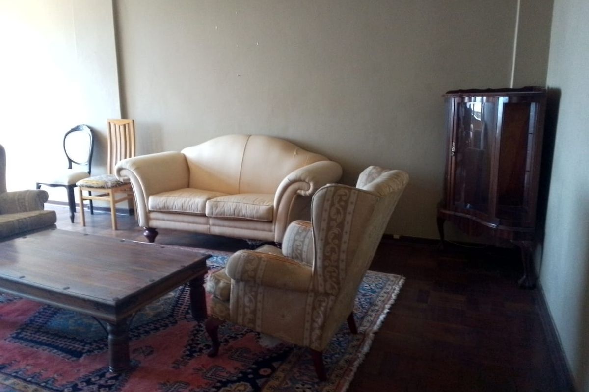 Charming 2-Bedroom Apartment with Modern Features - Photo 2