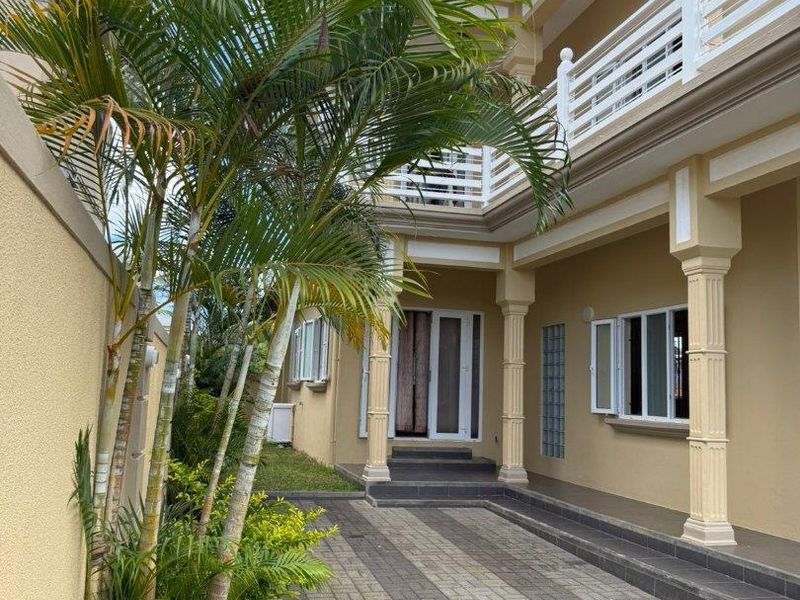 3-Bedroom Villa with Rooftop Entertaining | La Salette - Photo 2