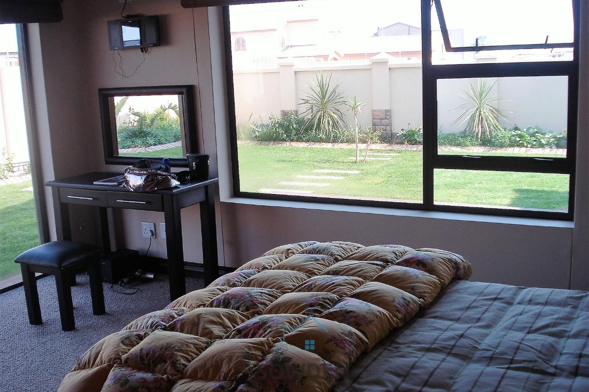 Luxury Mansion for sale Swakopmund Namibia,furniture included - Photo 5