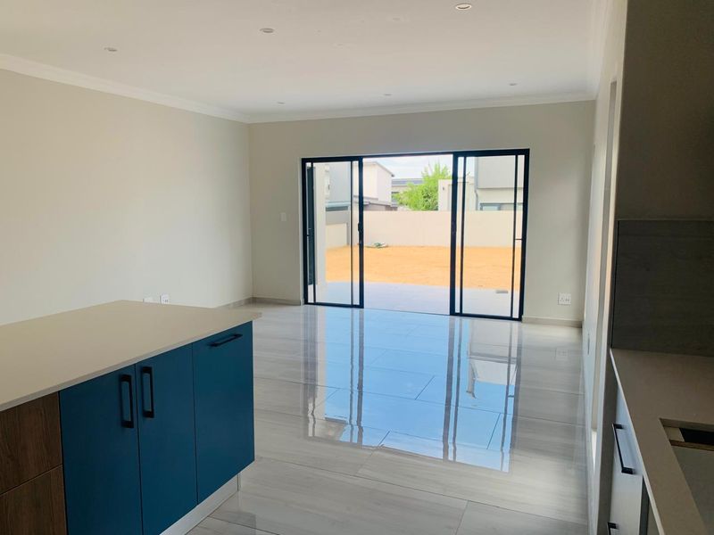 Wildlife meets everyday living - Photo 9