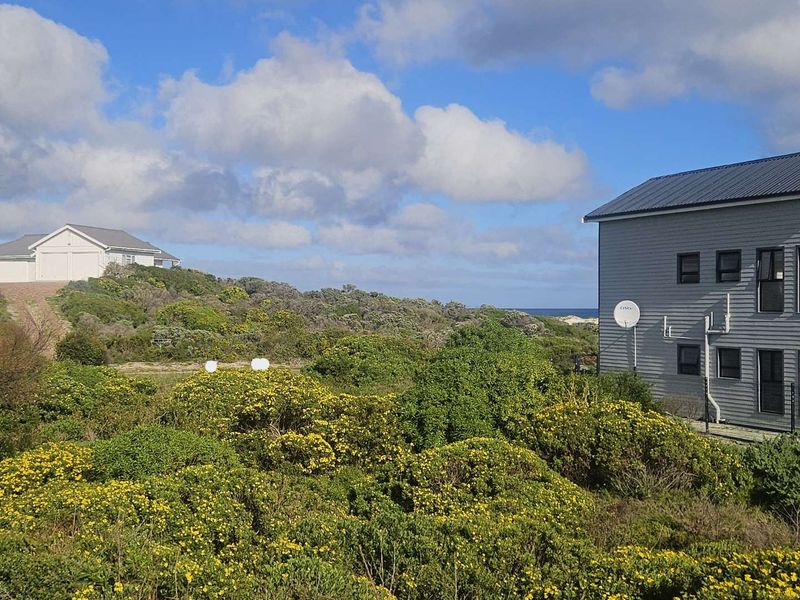 Prime Coastal Stand – Walking Distance to the Beach - Photo 6