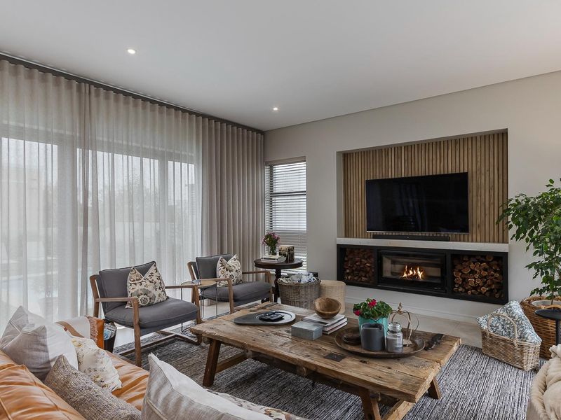 Elegant Family Home in Exclusive Westruther Estate, Paradyskloof – Stellenbosch - Photo 8