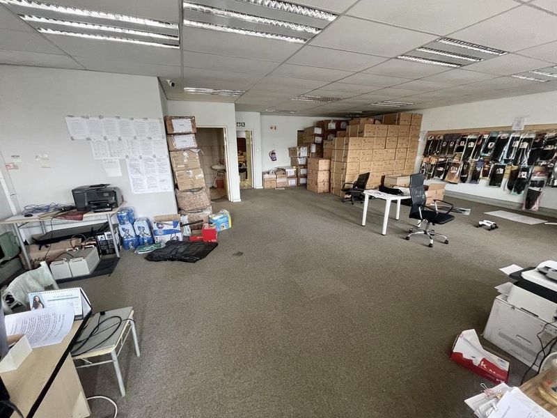 Hendra - 634m2 Mixed-Use Commercial Unit To Let | Secure Business Park - Photo 2