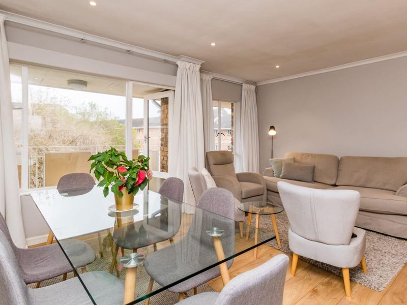 Spacious 2 bedroomed apartment in Kenilworth - Photo 4