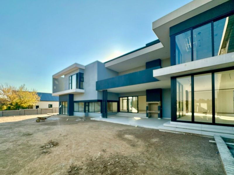 Five Bedroom Home For Sale In Waterfall Country Estate - Photo 9