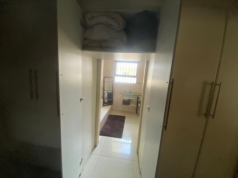 House In Katlehong Not To Be Missed - Photo 6