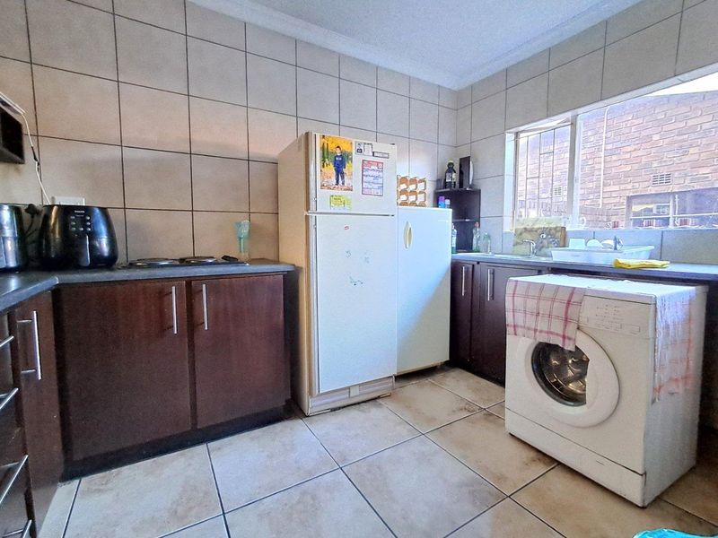 3 Bedroom Duplex Unit in Brackenhurst - Photo 5